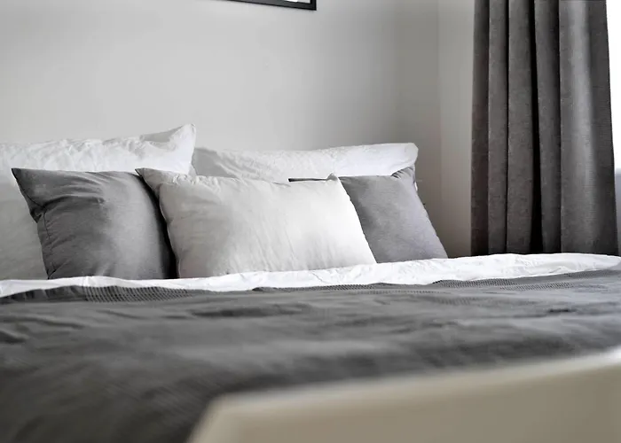 In The Center I Home2share