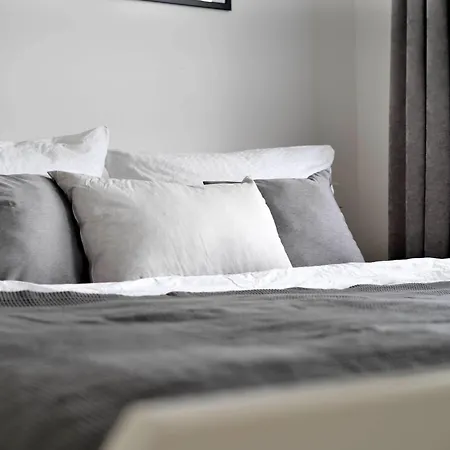 In The Center I Home2share