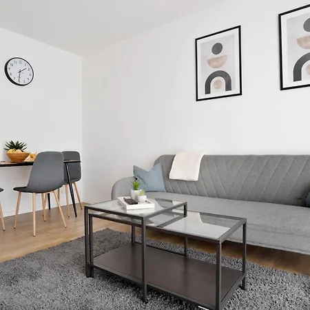 Appartement In The Center I Home2share