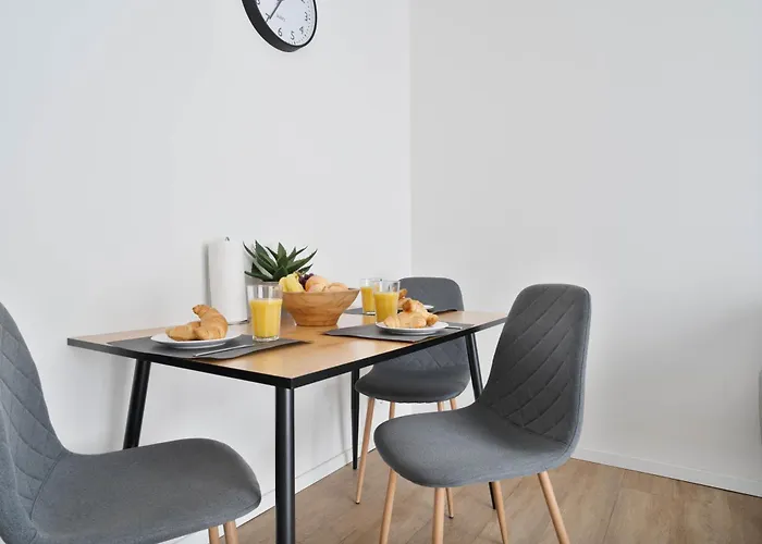 Appartement In The Center I Home2share *